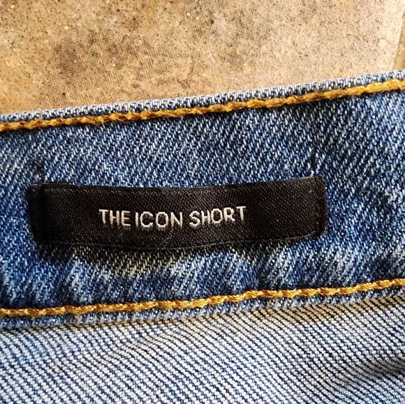 Kendall + Kylie Shorts 7/28 The Icon Short Distressed Cut Off Denim Blue Size 28 - Picture 7 of 9